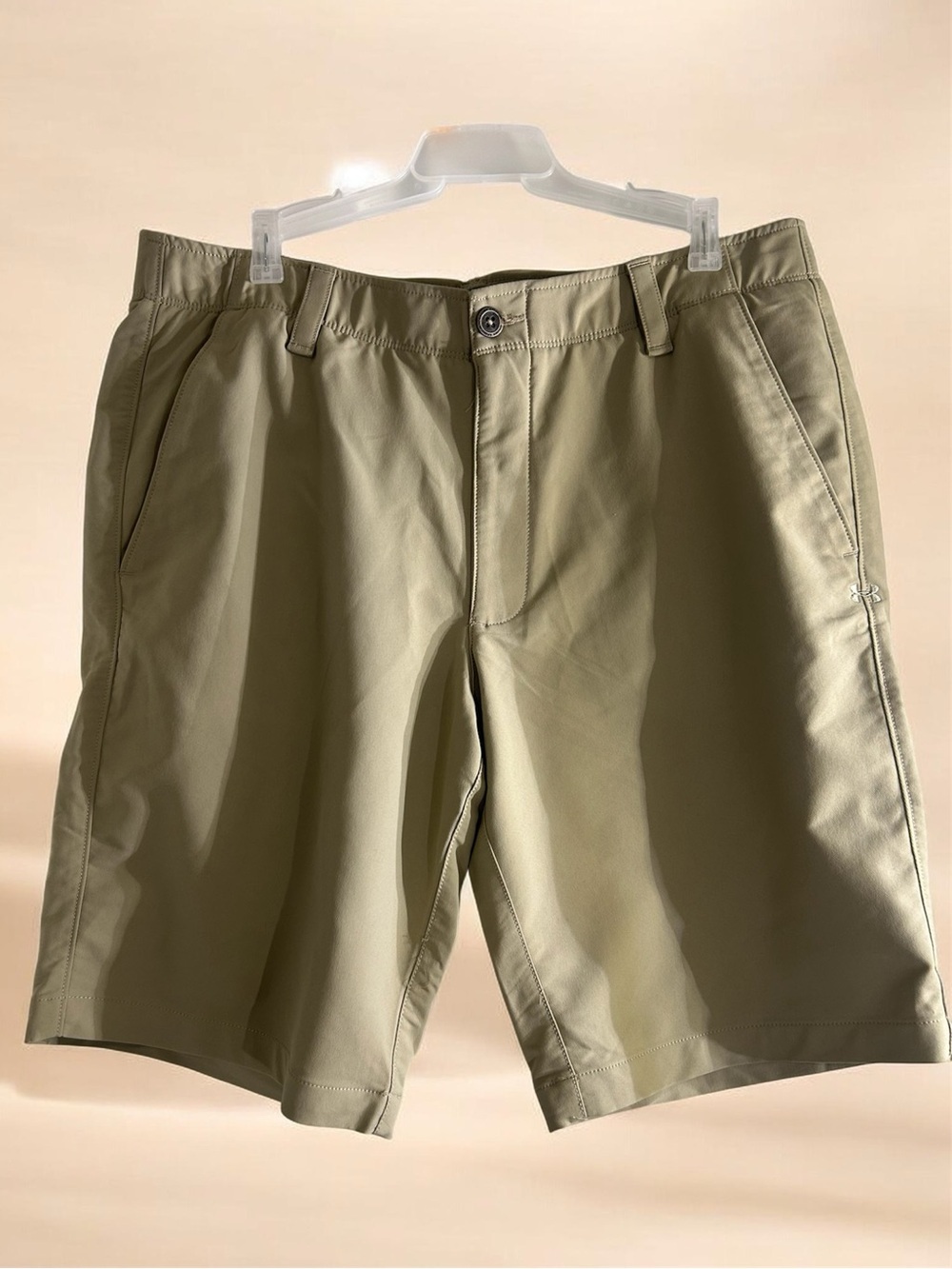 Under Armour Men’s Lt. Beige Flat-Front Shorts